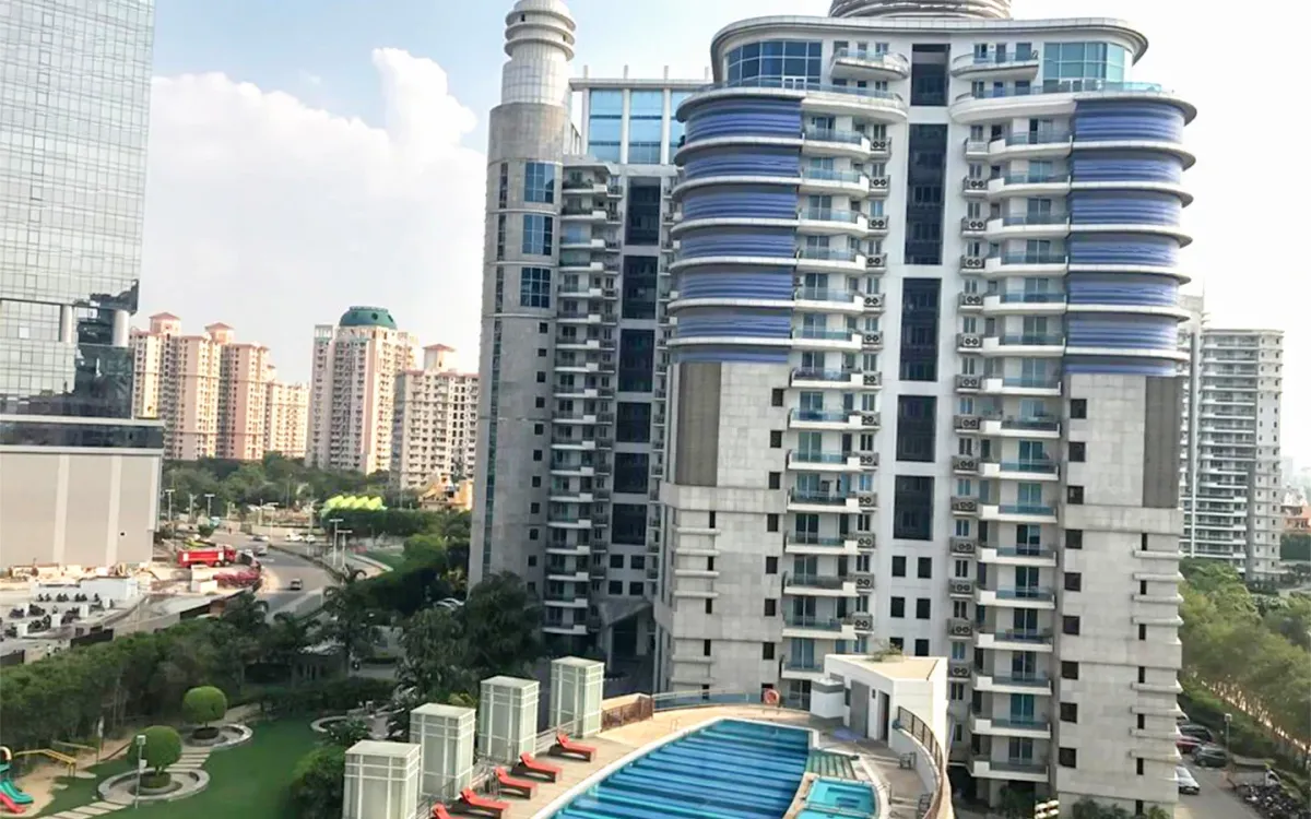 DLF Ultima